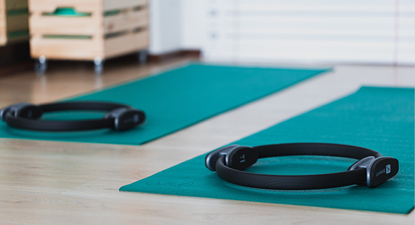 Akcesoria do Pilatesu w domu – top 5 sprzętów dla lepszego treningu